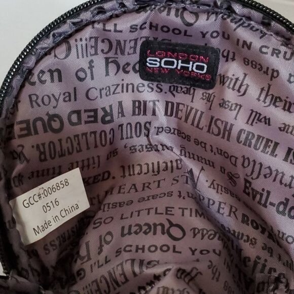 Disney Villains Pouch Bag Clutch Makeup Case Toiletries Queen of Hearts - Picture 7 of 12